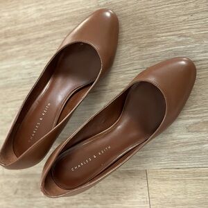 Charles & Keith brown pumps size 38